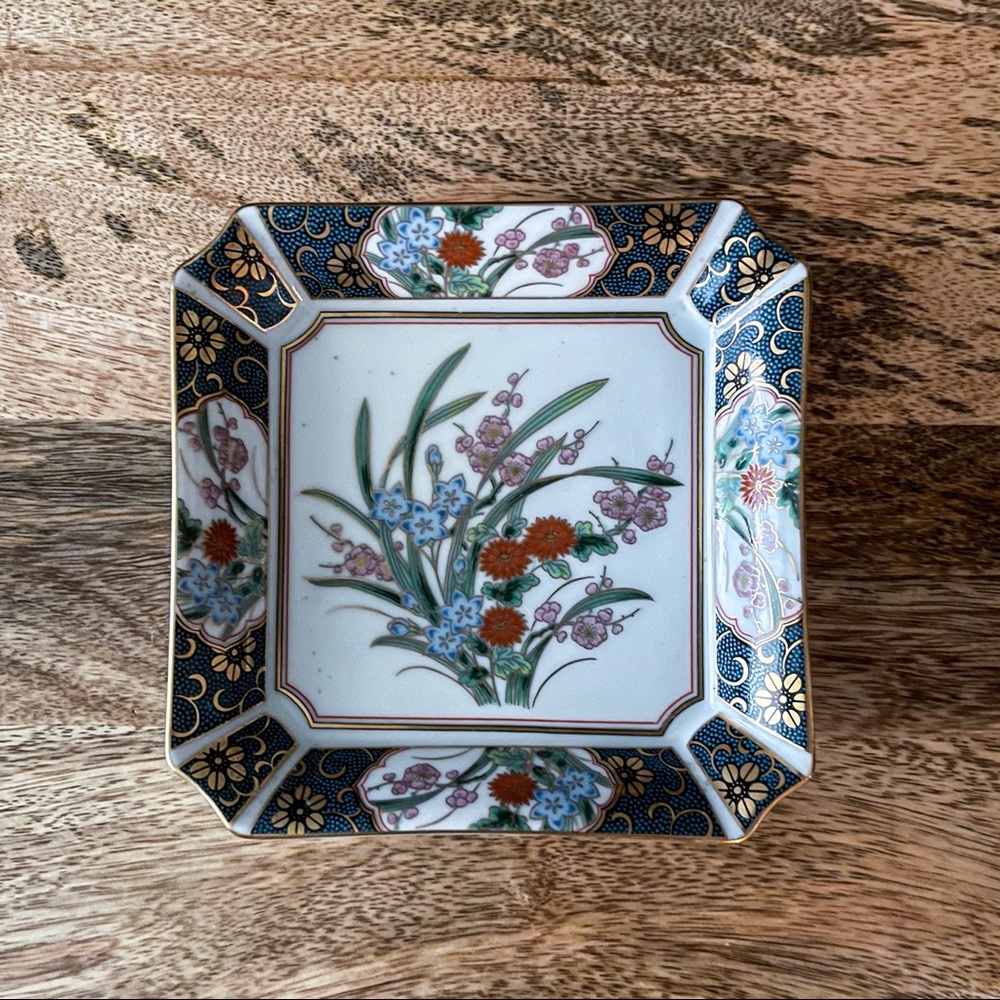 Japanese porcelain hand painted dish